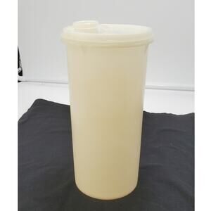 Vintage Tupperware 48 oz Handolier Container with Pour Lid, PRE-OWNED